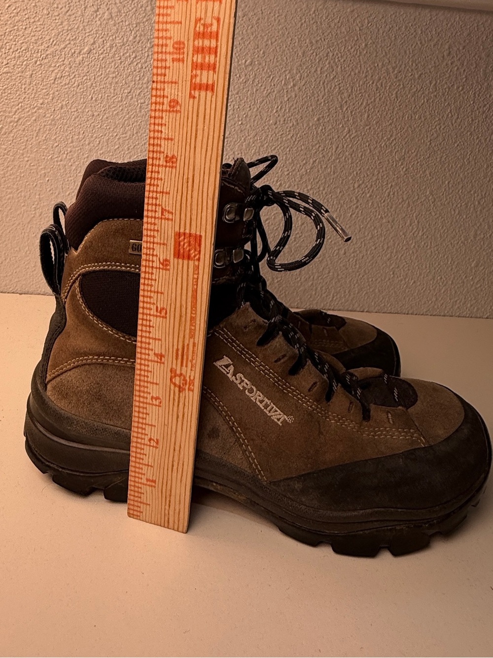 La Sportiva Gore Tex Vibram Hiking Boots Brown Suede Mens 7.5 EU 40 - Picture 10 of 14